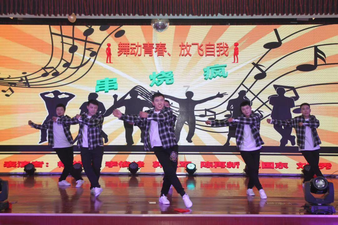 等4h都不一定能吃上的店，5折空降南门兜！